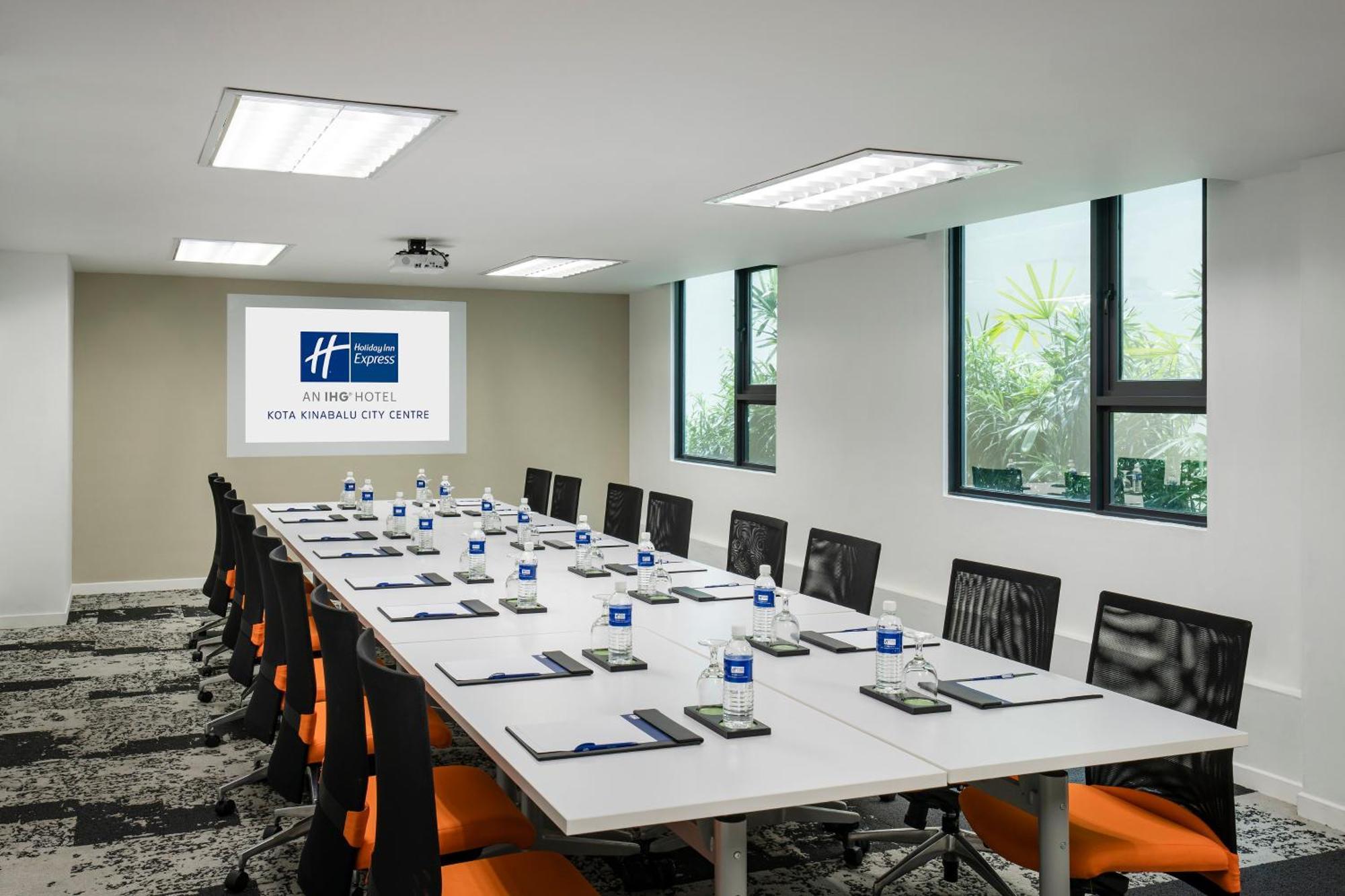 Holiday Inn Express Kota Kinabalu City Centre By Ihg Zewnętrze zdjęcie